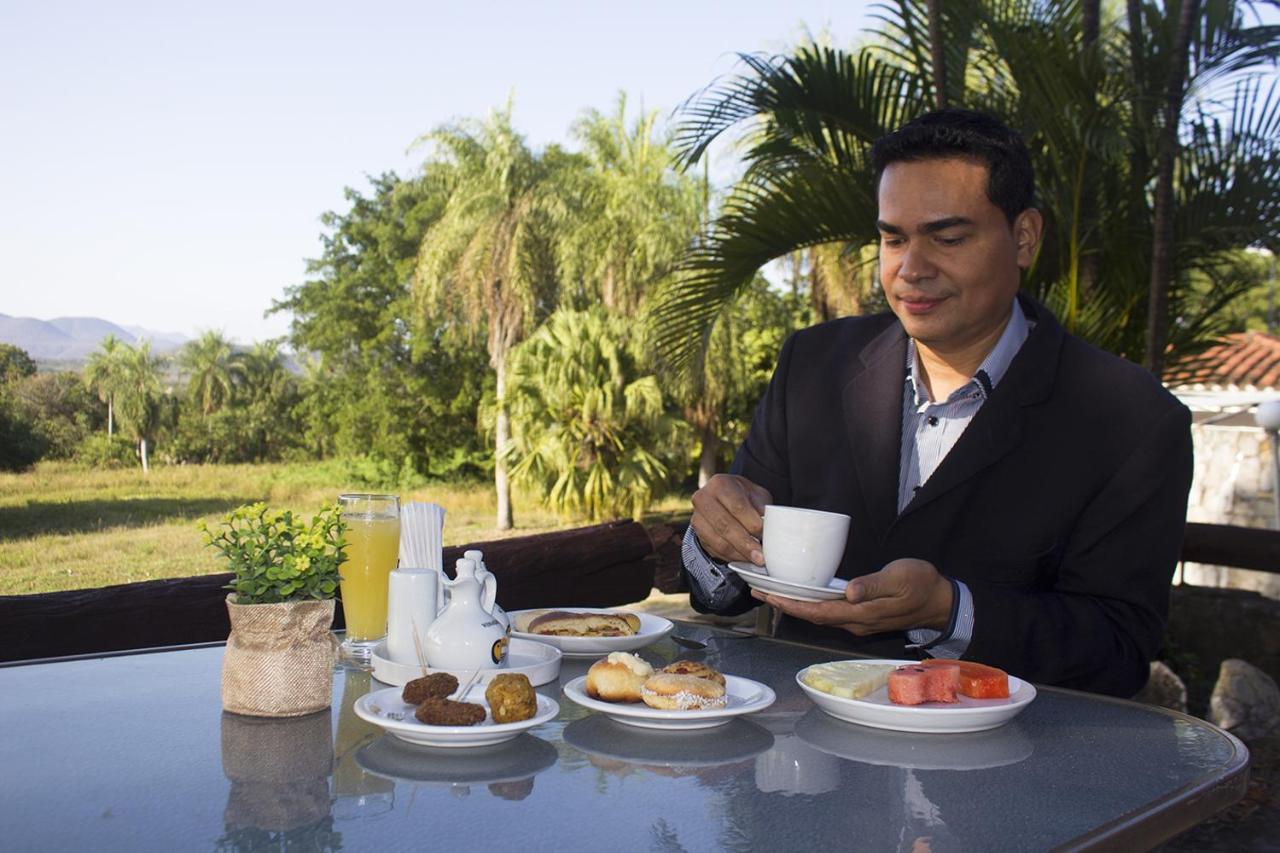 El Pantanal Hotel & Resort Puerto Quijarro  Zewnętrze zdjęcie