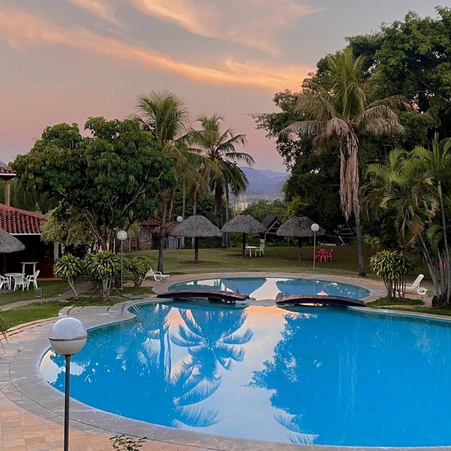 El Pantanal Hotel & Resort Puerto Quijarro  Zewnętrze zdjęcie