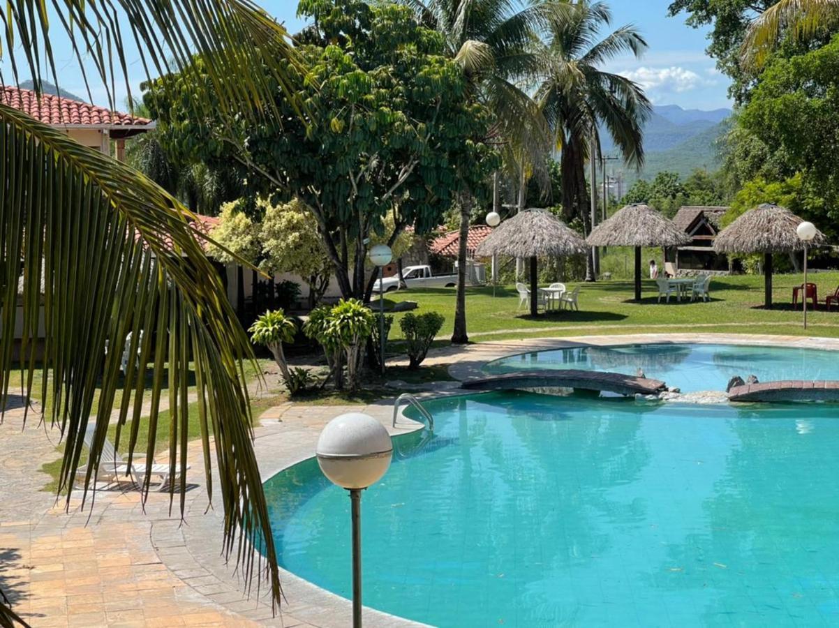 El Pantanal Hotel & Resort Puerto Quijarro  Zewnętrze zdjęcie